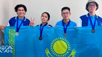 Фотография к новости: Физика олимпиадасында ел қоржыны төрт медальмен толықты