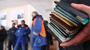 Фотография к новости: Елімізге қай елден жұмысшылар көп келеді?