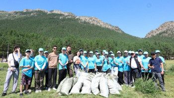 Фотография к новости: Қазақстанда мыңдаған волонтер экоплоггингке қатысты