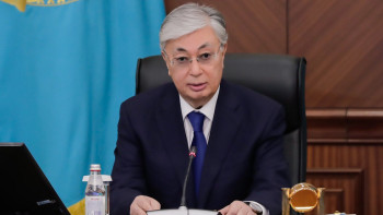 Фотография к новости: Президент Қасым-Жомарт Тоқаев Олимпиада чемпионы Елдос Сметовті құттықтады