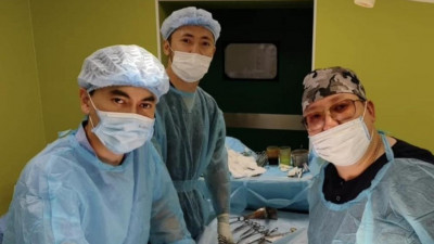 Жамбылда онкологтар ер адамның ішінен 6 келі ісік алды