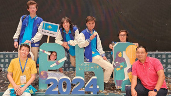 Фотография к новости: Қазақстан физикадан IPHO-2024 халықаралық олимпиадасының бес жүлдесін жеңіп алды