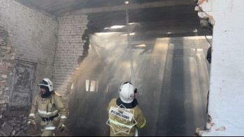 Фотография к новости: Жетісуда шаруашылық құрылыстың шатыры өртке оранды