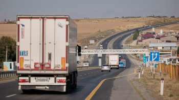 Фотография к новости: “Бір шұңқырдың кесірінен қаза тауып жатыр”. Министр жолы қауіпті өңірлерді атады