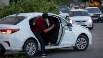 Фотография к новости: Күндіз-түні жұмыс істейтін такси жүргізушілерінен қауіп бар – министр