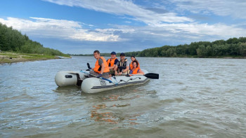 Фотография к новости: Павлодарлық экобелсенділер Ертістің бойымен 43 шақырымды жүзіп өтті