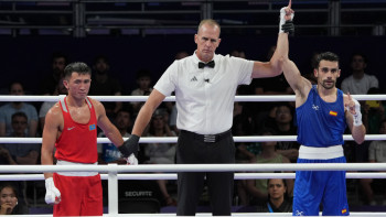 Фотография к новости: Боксшы Махмұд Сабырхан алғашқы жекпе-жегінде жеңіліп қалды