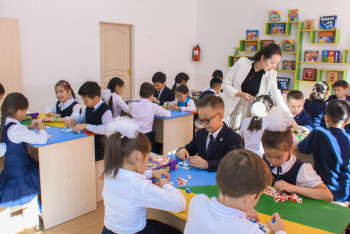 Фотография к новости: Елімізде "Мектепке жол" республикалық қайырымдылық акциясы басталды