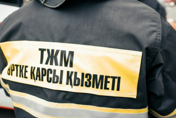 Фотография к новости: Өрт сөндірушілер бутиктердің жануын сөндірді