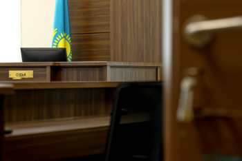 Фотография к новости: Әйтенов кінәсін мойындайтынын айтып, соттан істі созбауды сұрады