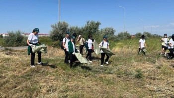 Фотография к новости: Астанада «Таза бейсенбі» акциясына 100 ерікті қатысты