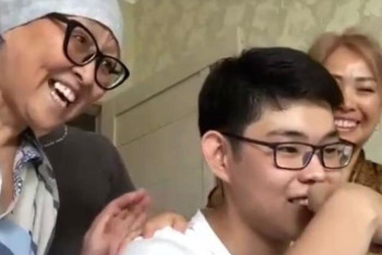 Фотография к новости: Білім грантын жеңген астаналықтар қуанышты сәттерімен бөлісті