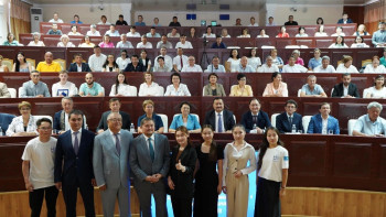 Фотография к новости: Саясат Нұрбек Қарағанды облысының тұрғындарымен кездесті