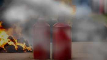 Фотография к новости: Елордалық құтқарушылар өрттен бір газ баллонын шығарды