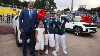 Фотография к новости: Жамбылдықтар ел сенімін ақтаған ер Елдосқа құрмет көрсетті