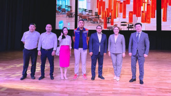 Фотография к новости: Сенатор Шымкентте мәдени саланы дамыту мәселесін талқылады