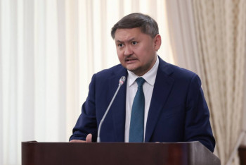 Фотография к новости: Министр грантқа ілінбей қалған түлектерге мәлімдеме жасады