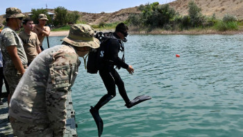 Фотография к новости: Әскери теңізшілер Қонаевтағы нысандарды минадан тазартты