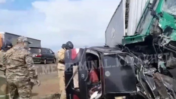 Фотография к новости: Ақтөбеде жарысқа бара жатқан 3 оқушы жол апатынан қаза болды