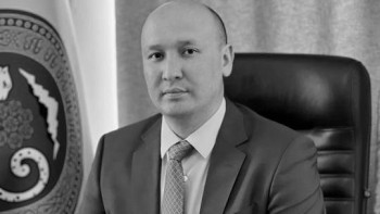 Фотография к новости: Алматы әкімі Парижде қайтыс болған спорт басшысына көңіл айтты