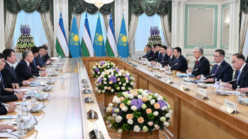 Фотография к новости: "Өзбек халқына деген ықыласымыз". Астанада Әлішер Науаиге арналған ескерткіш ашылады