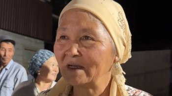 Фотография к новости: Демеу Жадыраевтың анасы қуанышымен бөлісті