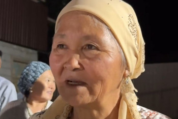 Фотография к новости: Демеу Жадыраевтың анасы қуанышымен бөлісті