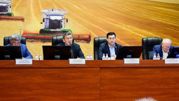 Фотография к новости: СҚО-да күзгі орақ мәселелері талқыланды