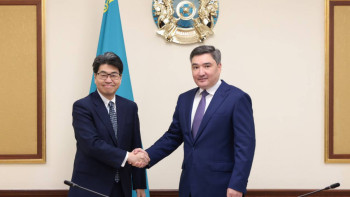 Фотография к новости: Бектенов жапондық банктің төрағасымен кездесті