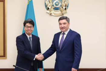 Фотография к новости: Бектенов жапондық банктің төрағасымен кездесті