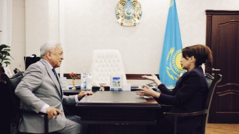 Фотография к новости: Аида Балаева Жазушылар одағының төрағасымен кездесті