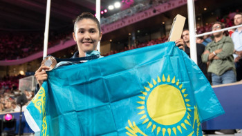 Фотография к новости: Париж төрінде Назым Қызайбай марапатталды