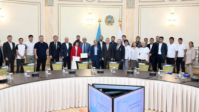 Алматылық құрылысшыларды кәсіби мерекелерімен құттықтады