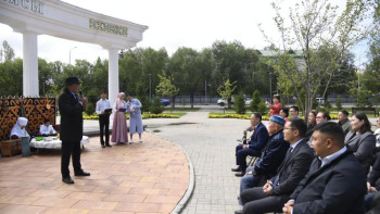 Фотография к новости: Астанадағы "Журналистер" саябағы мен "Қаламгерлер" аллеясында Абай мұрасы ұлықталды