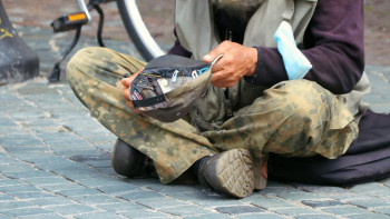 Фотография к новости: Мүгедек адамдарды қайыр сұрауға мәжбүрлеген адам ұсталды