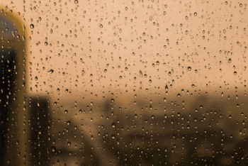 Фотография к новости: Жаңбыр, бұршақ: Ертең барлық өңірінде дауылды ескерту жарияланды