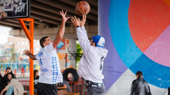 Фотография к новости: Funny sport: "Астана" клубының баскетболшылары жастарға жаттығу өткізді