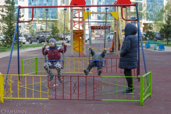 Павлодарлық дәрігерлер әткеншектен ауыр жарақат алған сәби өмірі үшін күресті