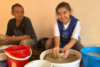 Фотография к новости: Арт-терапия - ұлттық өнер. Әлеуметтік жоба мүгедектігі бар жандарға қалай көмектесуде