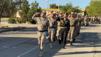 Фотография к новости: 15 теңіз жаяу әскері «Апатпен күрескені үшін» медалімен марапатталды