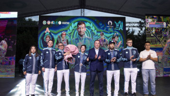 Фотография к новости: Демеу Жадраев пен Назым Қызайбайға Алматы облысы орталығынан пәтер берілді