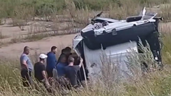 Фотография к новости: Кабинасы жұлынып кеткен: Ақмола облысында жантүршігерлік жол апаты болды