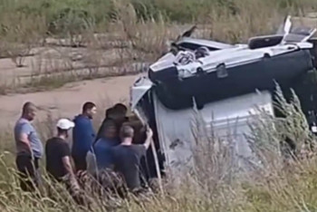 Фотография к новости: Кабинасы жұлынып кеткен: Ақмола облысында жантүршігерлік жол апаты болды