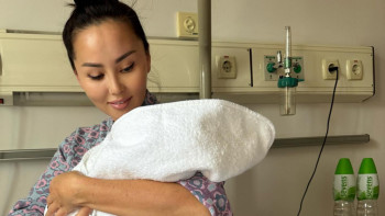 Фотография к новости: Баян Алагөзованың тағы бір баласы дүниеге келді