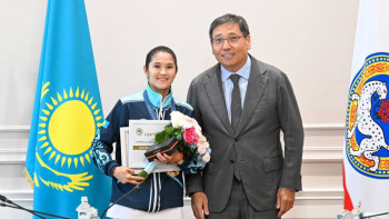 Фотография к новости: Париж Олимпиадасының медалі сапасыз – Назым Қызайбай