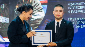 Фотография к новости: Qarmet жұмысшысы республикалық жастар сыйлығының лауреаты атанды