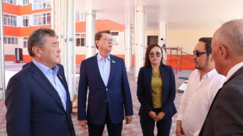 Фотография к новости: Депутаттар Қызылордадағы мектептерді тексерді