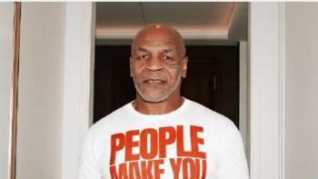 Фотография к новости: Майк Тайсон рингке қайта оралады