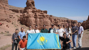 Фотография к новости: Елімізде жас ақын-жазушыларға арналған әдеби тур басталды