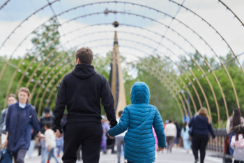 Фотография к новости: Павлодарда әкесі ұрған 6 жасар қыздың жағдайы белгілі болды